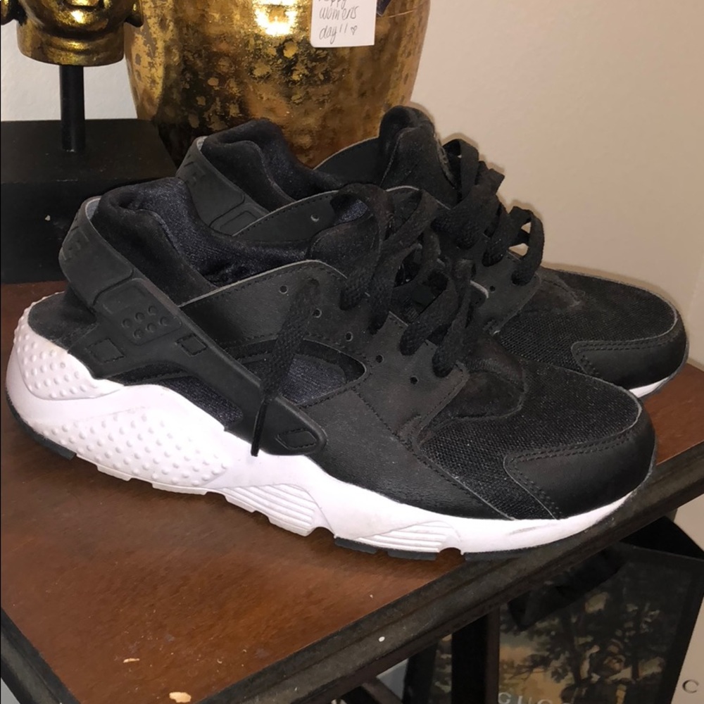 HUARACHES